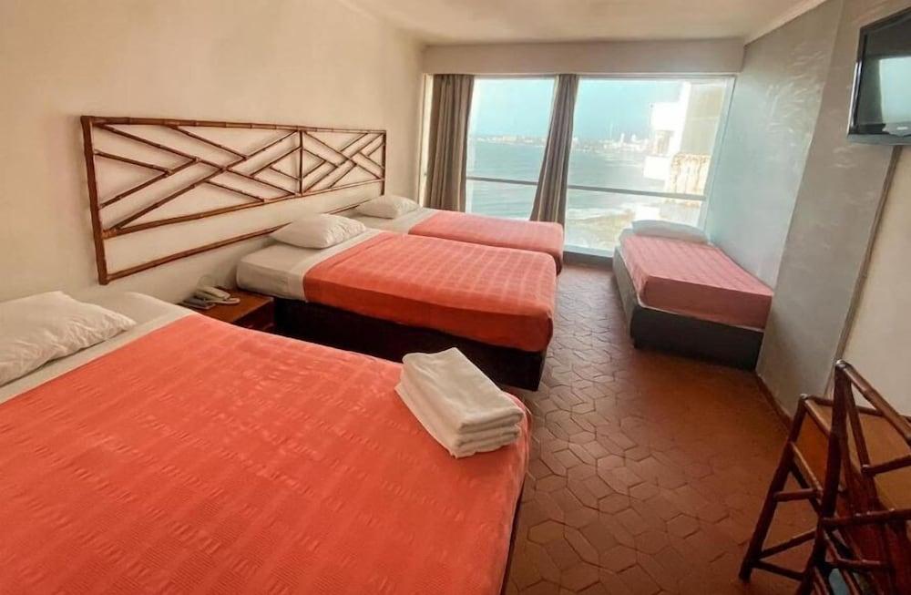 Hotel Costa Del Sol Cartagena Bagian luar foto